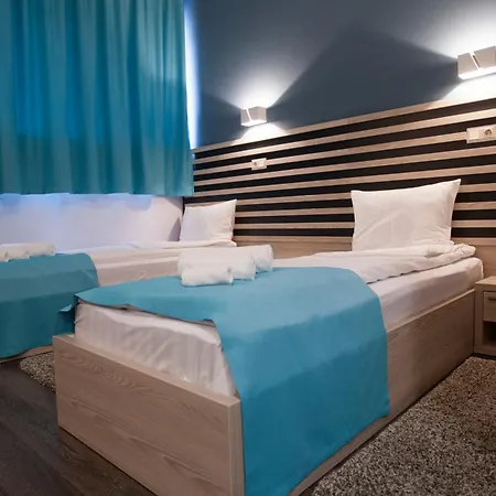 Отель Altus & 3*
